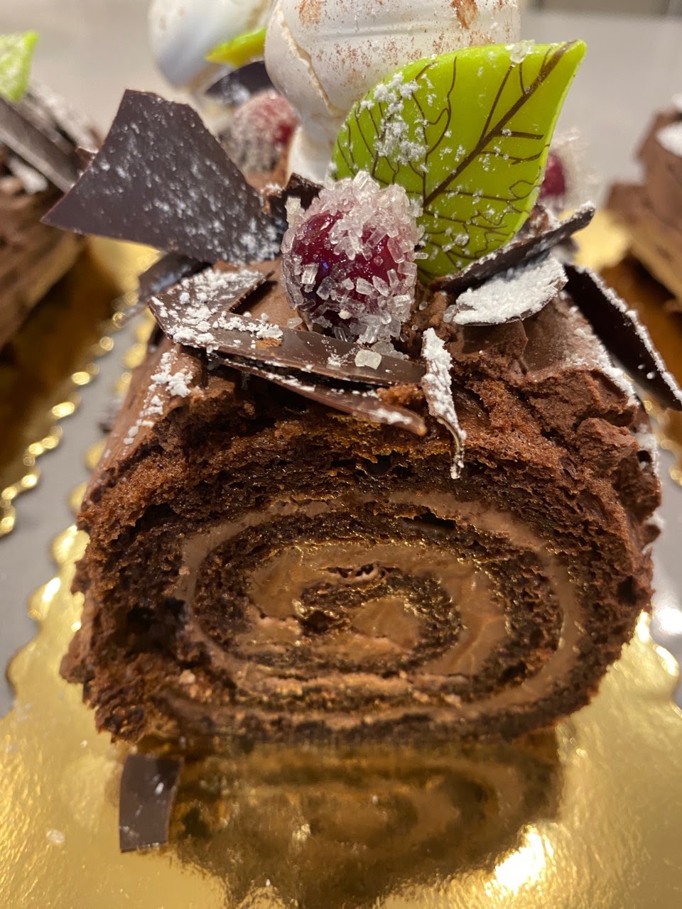 🇫🇷 Artisanal Bûche De Noël - Chocolate Hazelnut (Serves 8-10)