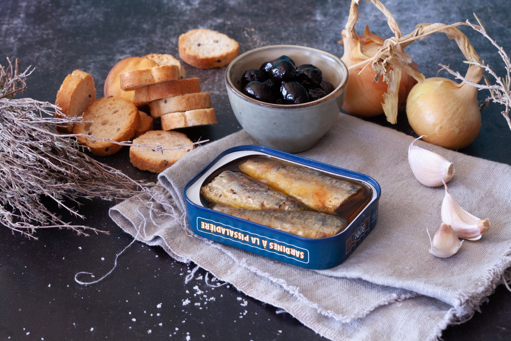 🇫🇷 Sardines w/ Pissaladière, 4 oz (115g)