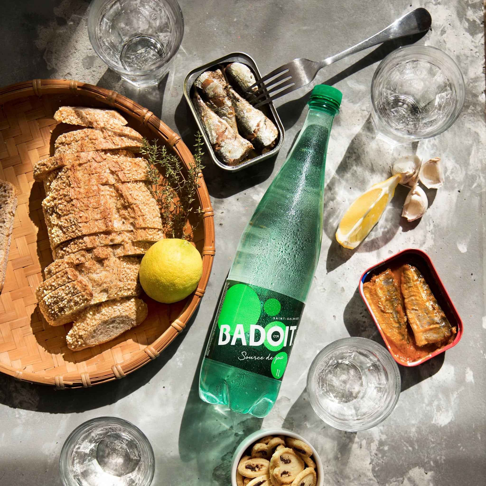 🇫🇷 Badoit 1778: French Sparkling Mineral Water, 16.9 fl oz (500ml, Plastic Bottle)
