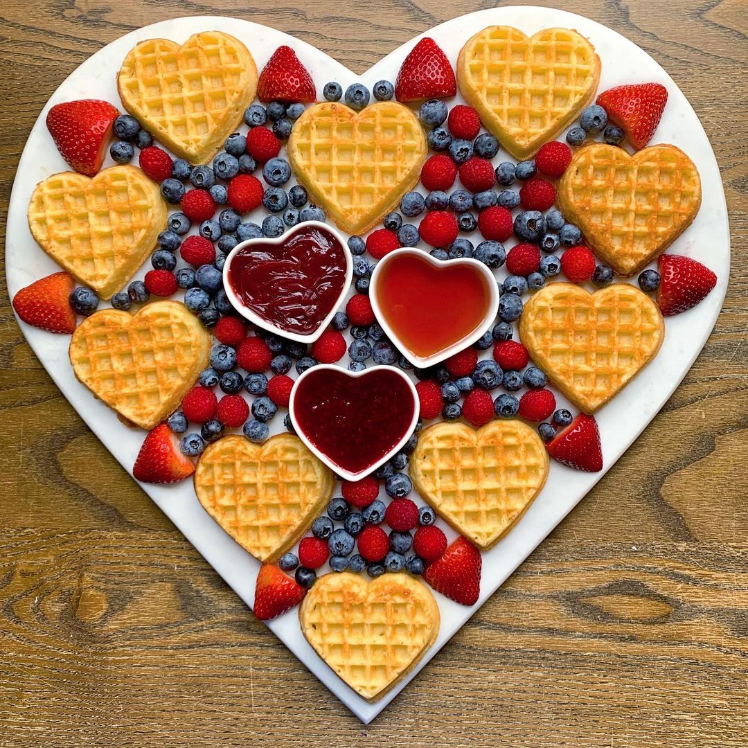 🇧🇪 10 Heart-Shaped Belgium Waffles, 10oz (287g)