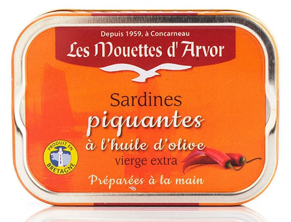 LES MOUETTES D'AVOR WHOLE SARDINES W/OIL & PEPPER
