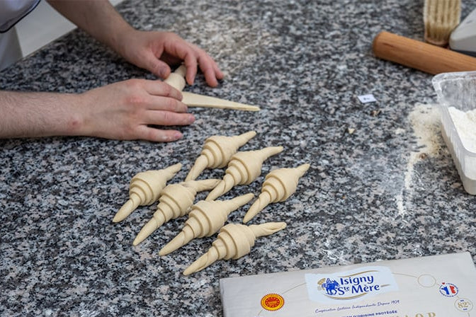 🇫🇷 Professional Pastry Sheet Butter ‘Beurre de Tourage’ 82%, 2.2 lbs (1kg) [Frozen] ❄️