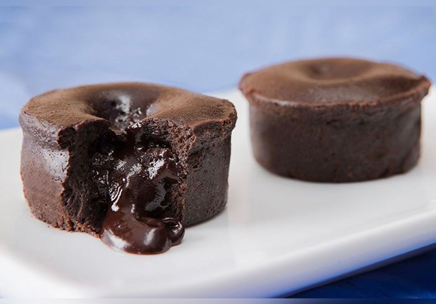 🇫🇷 2 Valrhona Chocolate Lava Cakes 'Coulants', 6.34 oz [Frozen] ❄️