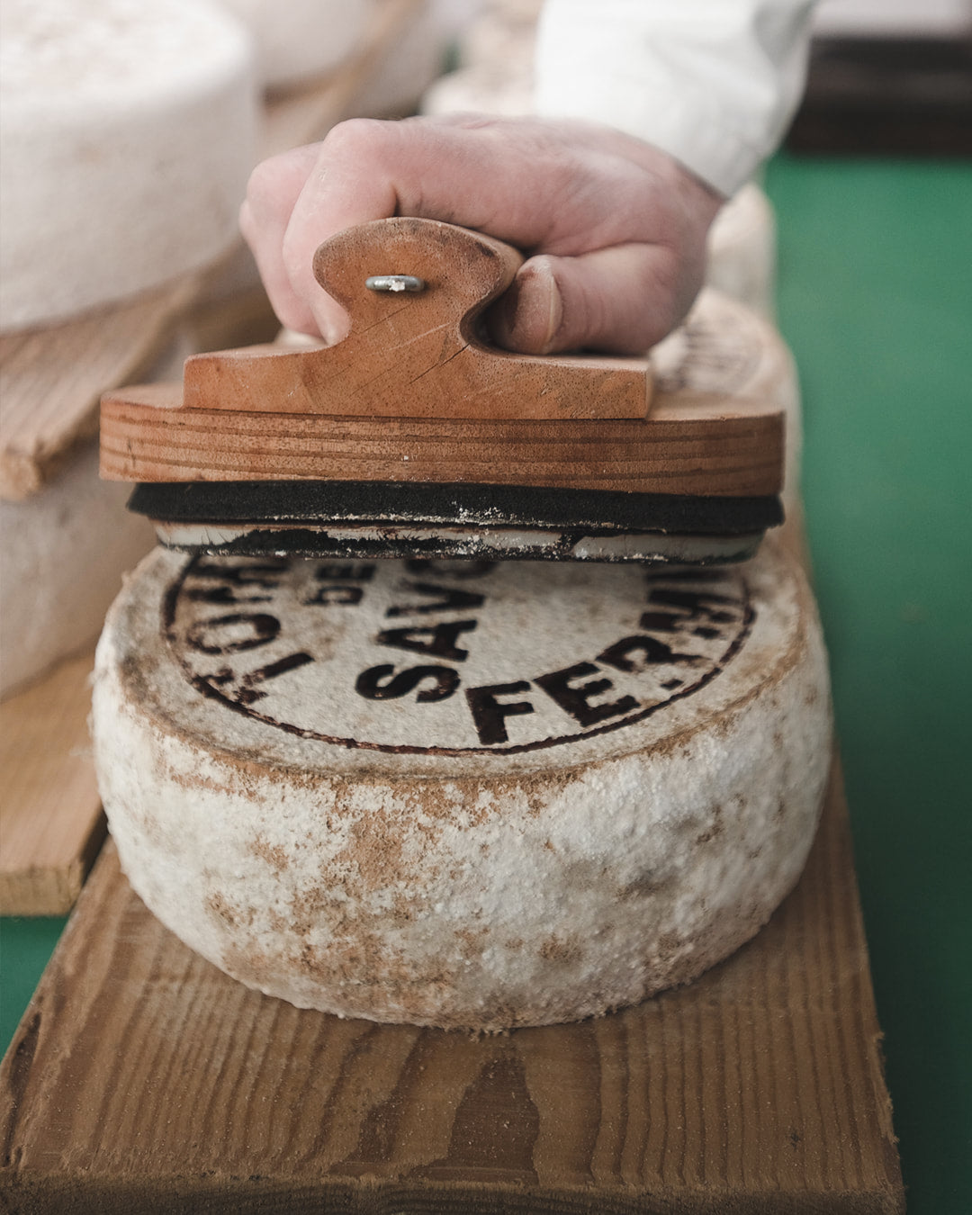 🇫🇷 Tomme Fermière de Savoie (Raw Cow's Milk) 🐄, 8 oz