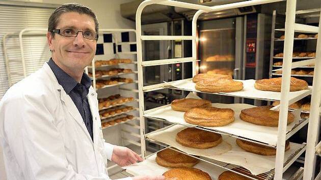 🇫🇷 Galette des Rois (Serves 6-8) [Frozen & Uncooked, w/ Crown & Fève] ❄️ 🚨 Online Only