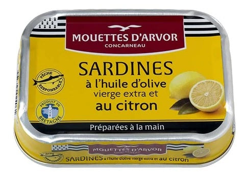 LES MOUETTES D'AVOR WHOLE SARDINES W/OIL & LEMON